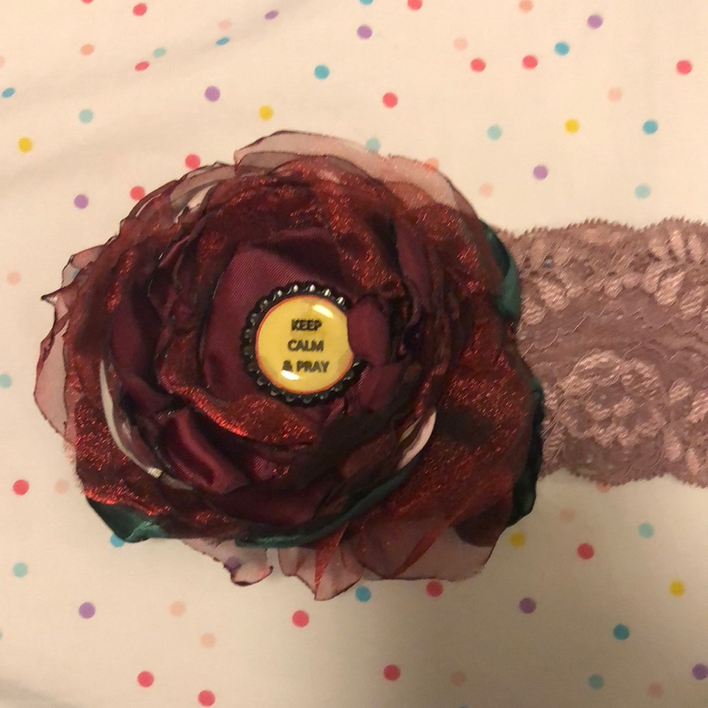 Girl’s fancy hair bow
